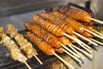 Kabobs de porc et de chorizo — Photo de stock