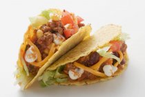 Tacos rellenos de carne picada - foto de stock