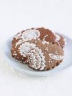 Biscotti al cioccolato con merletto — Foto stock