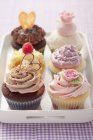 Cupcakes décorés de boules de sucre — Photo de stock