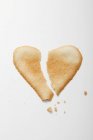 Gebrochener Keks in Herzform — Stockfoto