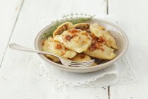 Pirogi mit Sauerkraut und Pilzen — Stockfoto