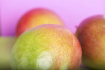 Mangos frescos maduros - foto de stock