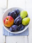Plums with nectarines and figs — Stock Photo