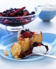 Cake with berry compote — Stock Photo