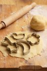 Biscotti su superficie di legno — Foto stock