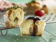 Muffin ripieni di cipolla e aglio — Foto stock