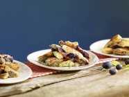 Kaiserschmarren Pfannkuchen mit Blaubeeren — Stockfoto