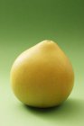 Pomelo fresco e maduro — Fotografia de Stock