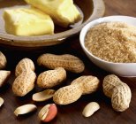 Ingrédients pour cacahuètes cassantes — Photo de stock