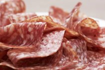 Fette di salame italiano — Foto stock