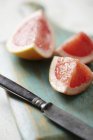 Свіжі грейпфрут клинів — стокове фото