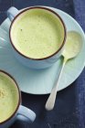 Cream of pea soup in bowl — Stock Photo