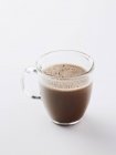Крупним планом вид какао в скляній чашці — стокове фото