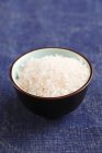 Himalayan salt in bowl — Stock Photo