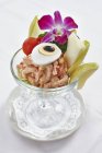 Cocktail de crevettes avec oeuf — Photo de stock