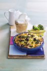 Broccoli and courgette quiche — Stock Photo