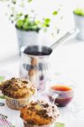 Muffins with crumble topping — Stock Photo