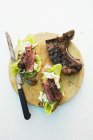 Sandwichs au barbecue avec steak de bœuf — Photo de stock