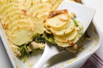 Patate e porri gratinati — Foto stock