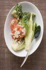 Тушкована салат-латук — стокове фото