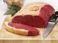 Lombo bruto de carne de bovino — Fotografia de Stock