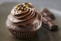 Schokolade Cupcake mit Schokolade Zuckerguss — Stockfoto