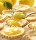 Приготування лимонних сирних пирогів — стокове фото