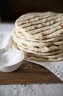 Naan хлеб с солью — стоковое фото