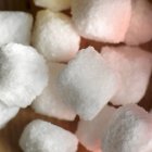 Cubos de azúcar blanco - foto de stock