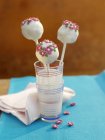 Cake pops with sugar flowers — Stock Photo