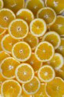 Спелые оранжевые ломтики — стоковое фото