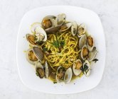 Linguine pasta con vongole — Foto stock