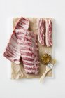 Costelas de porco com mistura de especiarias — Fotografia de Stock