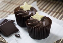 Cupcakes de chocolate escuro — Fotografia de Stock