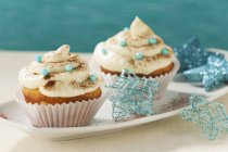 Cupcakes decorated for Christmas — Stock Photo
