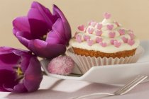 Cupcake decorato per la festa di nozze — Foto stock
