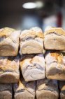 Empilements de pain blanc — Photo de stock