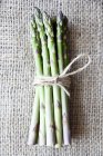 Mazzo di asparagi verdi della Cornovaglia — Foto stock