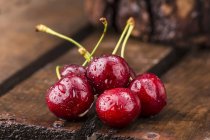 Freshly washed ripe cherries — Stock Photo
