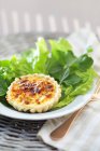 Chicken tartlet with cheese — Stock Photo