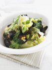 Vegetable salad with mussels — Stock Photo