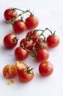Свіжі вишневі помідори — стокове фото