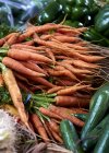 Pile de carottes fraîches — Photo de stock