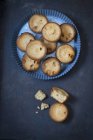 Muffins em lata de torta — Fotografia de Stock