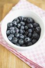 Bowl of fresh blueberries — Stock Photo