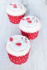 Raspberry and chocolate cupcakes — Stock Photo