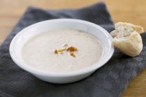 Cream of chanterelle mushroom soup — Stock Photo