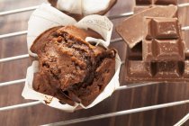 Gebackener Schokoladenmuffin — Stockfoto