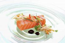 Salmon sashimi with soy sauce — Stock Photo